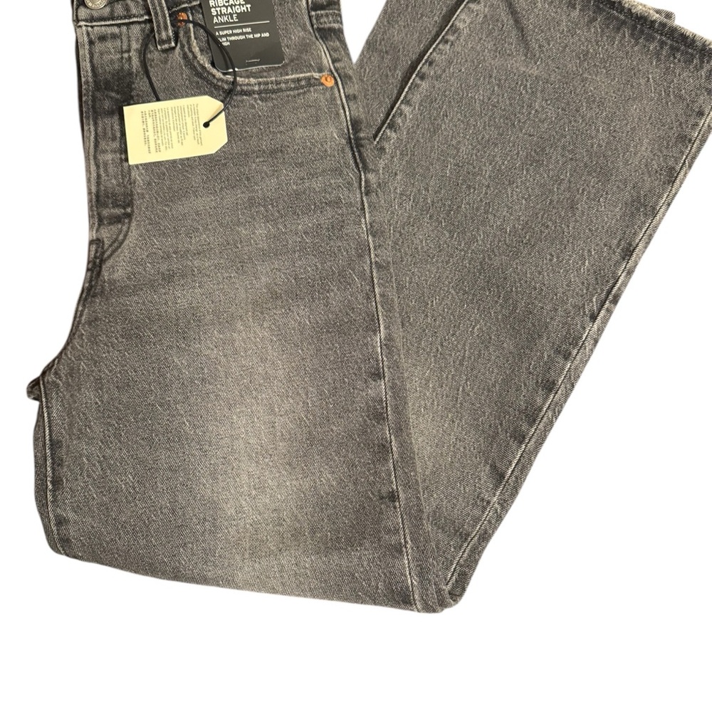 Levi's woman’s ribcage straight Charcoal Straight Jeans 25x27